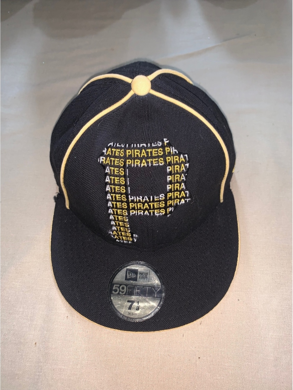 New Era Pittsburgh Pirates black yellow fitted cap